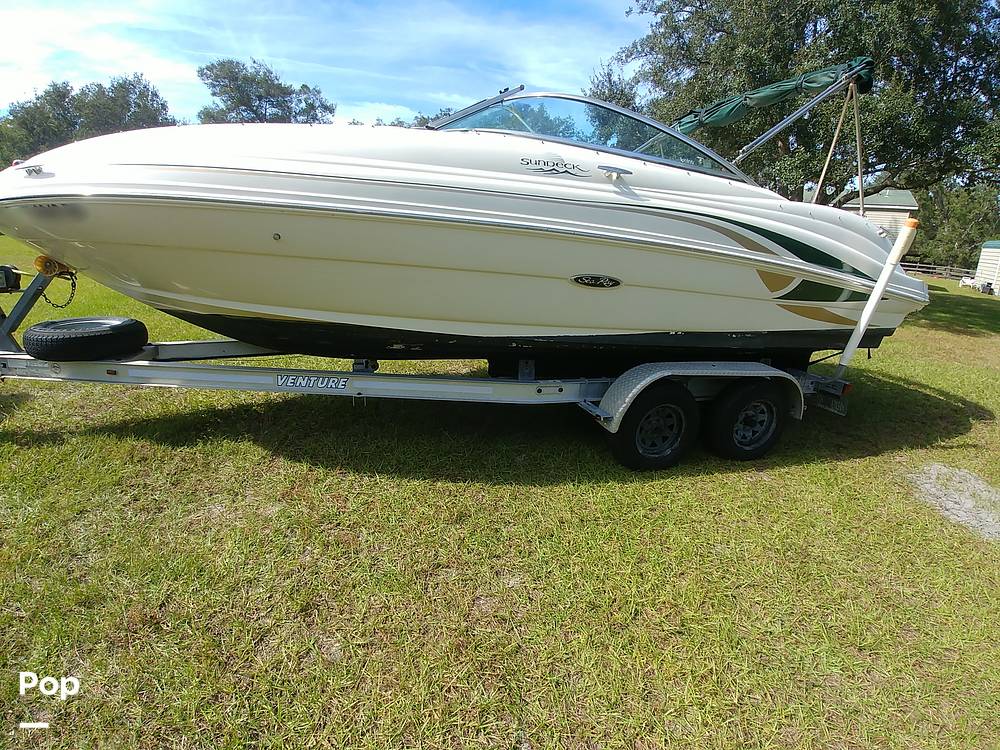Slide: The Image of Sea Ray 220 Sundeck 2002 - 13337584