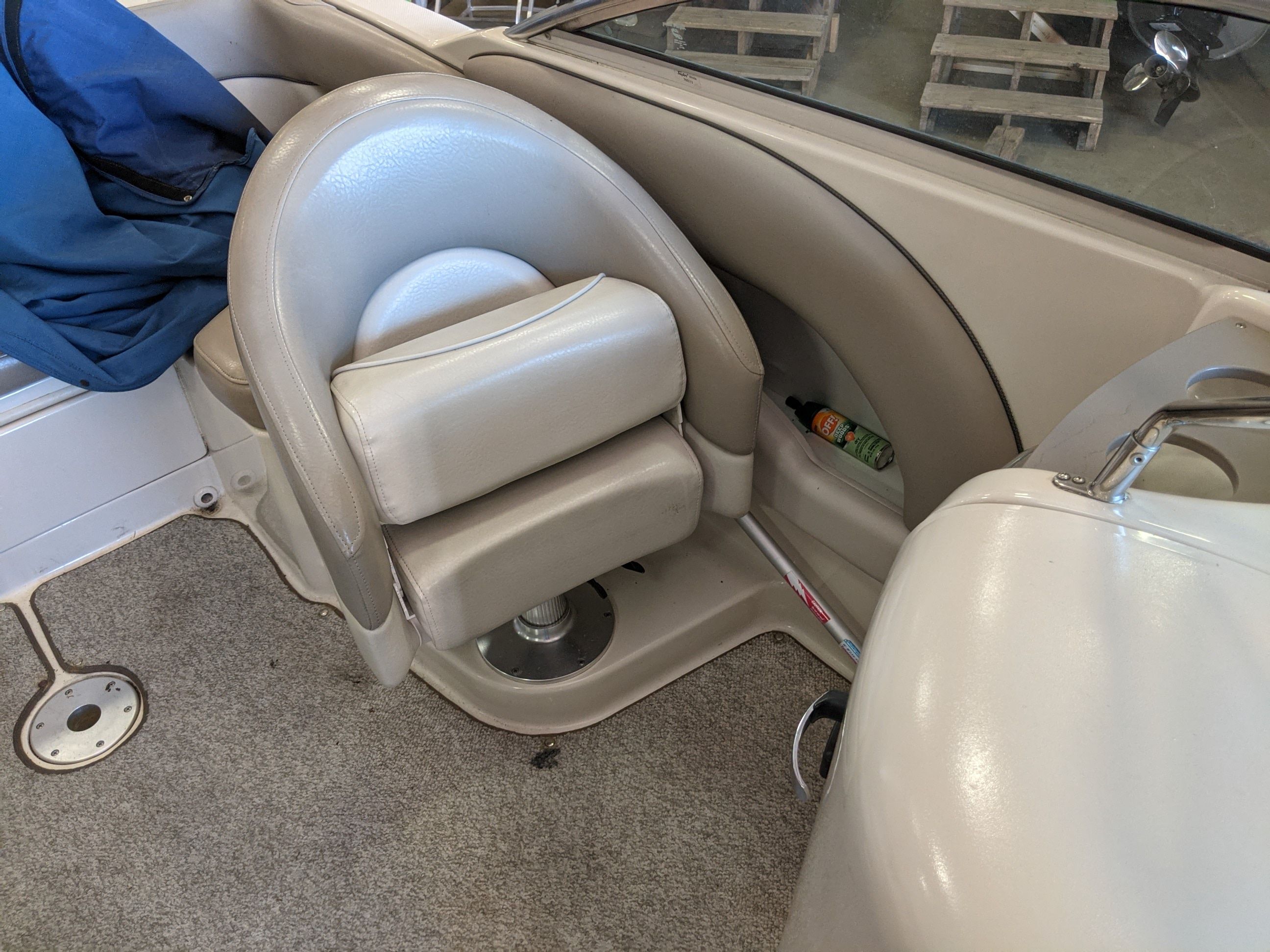Slide: The Image of Sea Ray 220 SUNDECK 2002 - 11