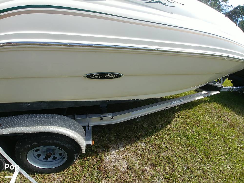 Slide: The Image of Sea Ray 220 Sundeck 2002 - 13337590