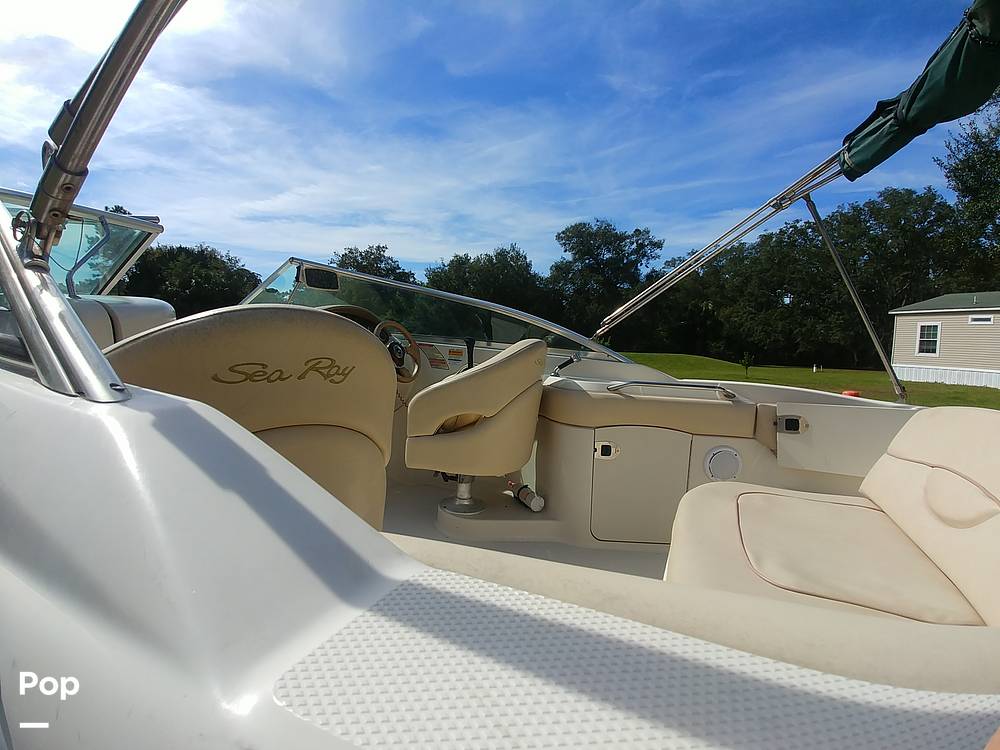 Slide: The Image of Sea Ray 220 Sundeck 2002 - 13337592