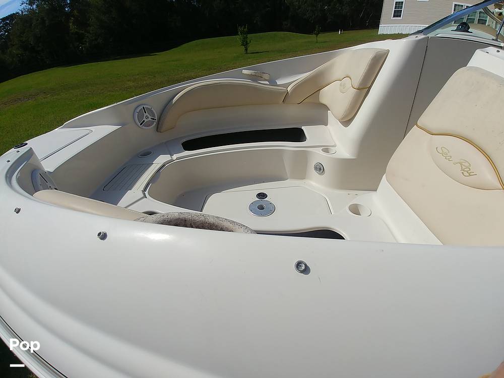 Slide: The Image of Sea Ray 220 Sundeck 2002 - 13337595