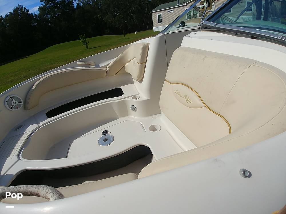 Slide: The Image of Sea Ray 220 Sundeck 2002 - 13337596