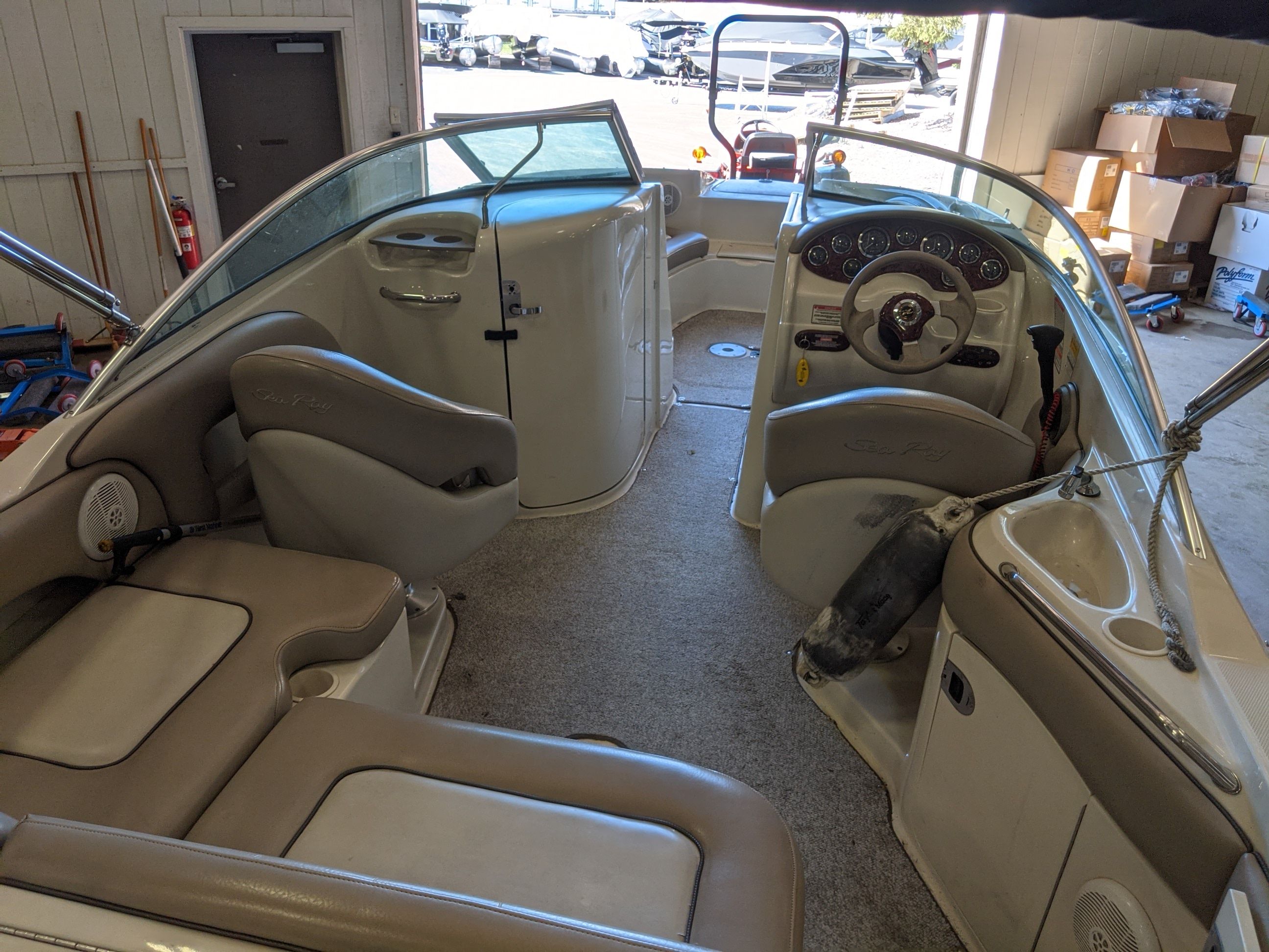 Slide: The Image of Sea Ray 220 SUNDECK 2002 - 5