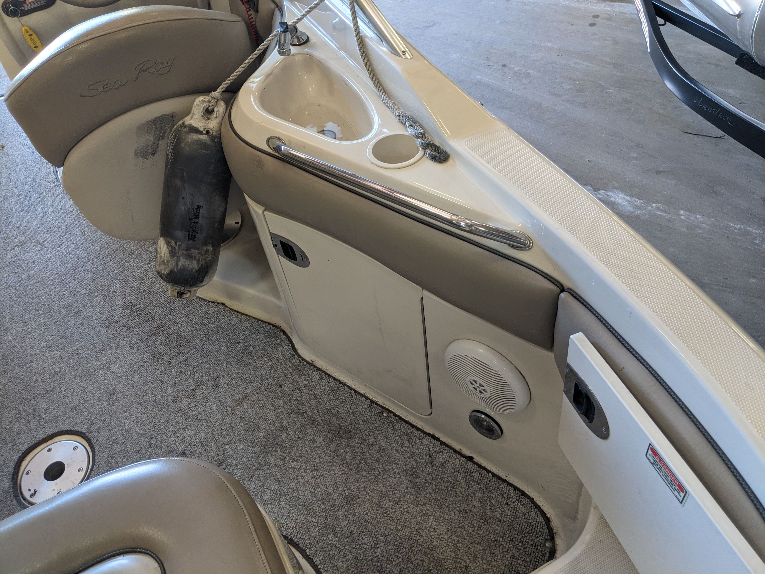 Slide: The Image of Sea Ray 220 SUNDECK 2002 - 7