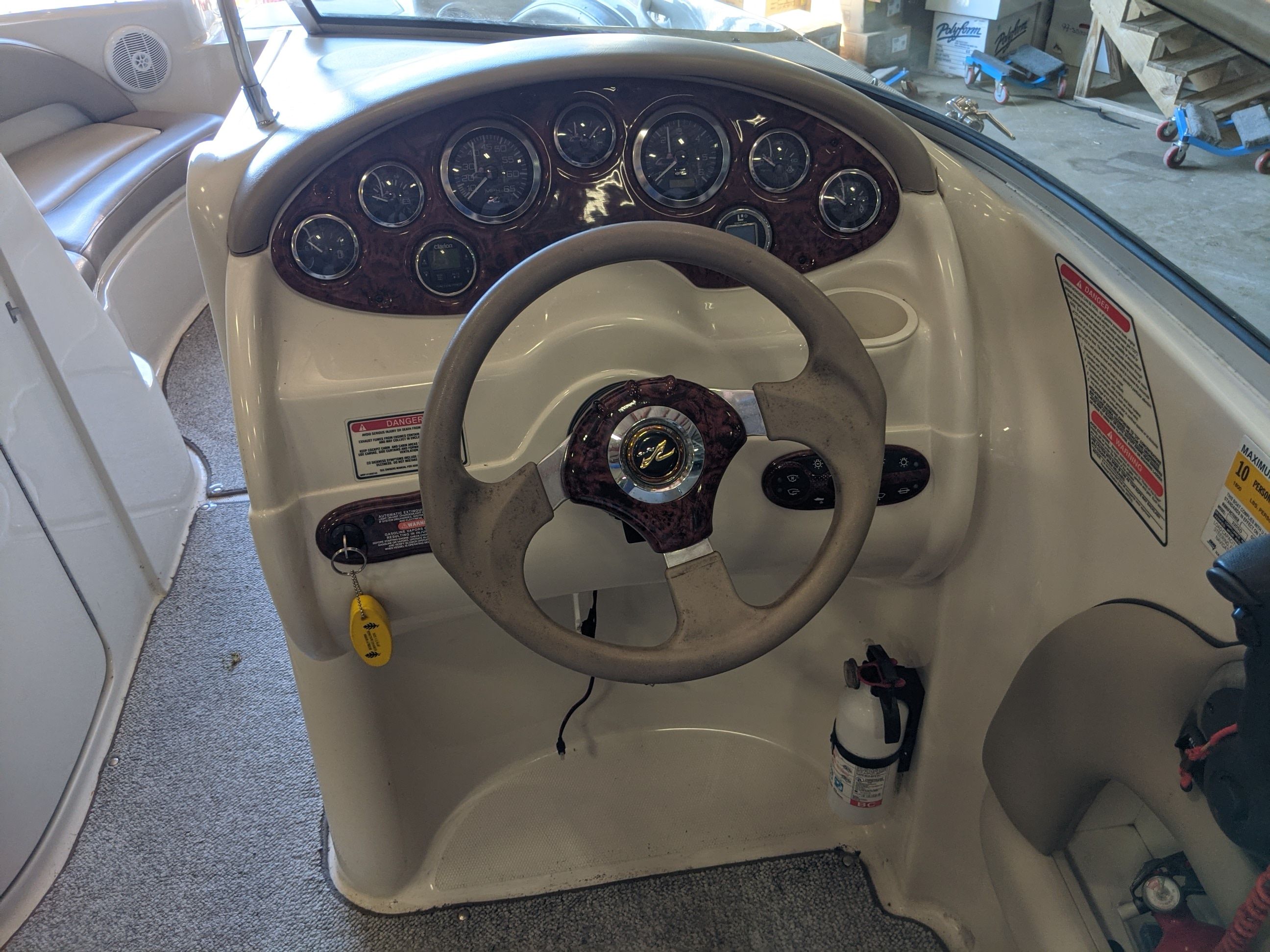 Slide: The Image of Sea Ray 220 SUNDECK 2002 - 8