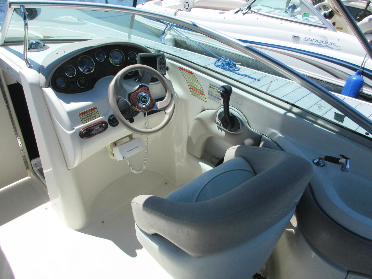 Slide: The Image of Sea Ray 220 Sundeck 2003 - 3730938