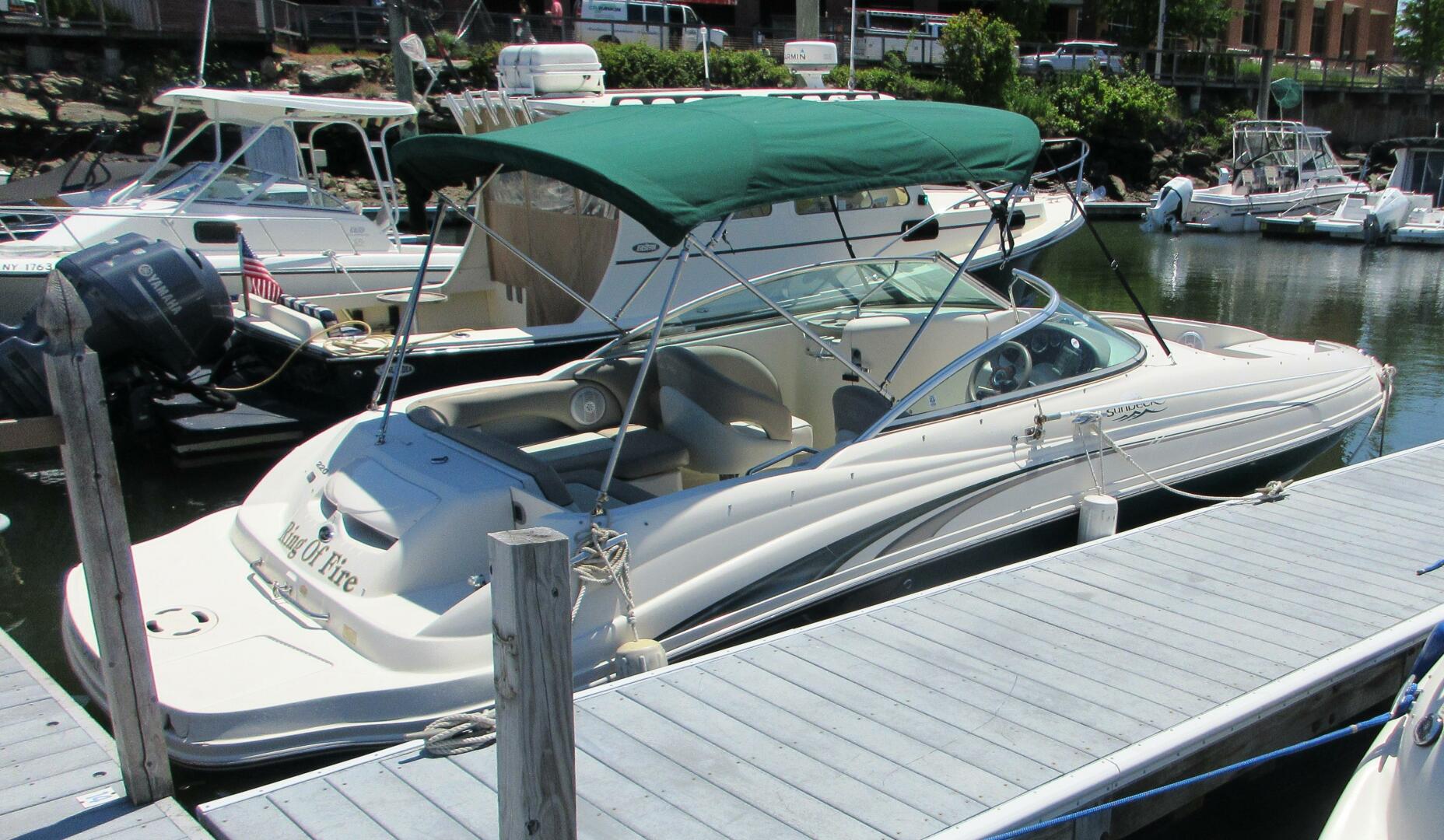 Slide: The Image of Sea Ray 220 Sundeck 2003 - 3730940