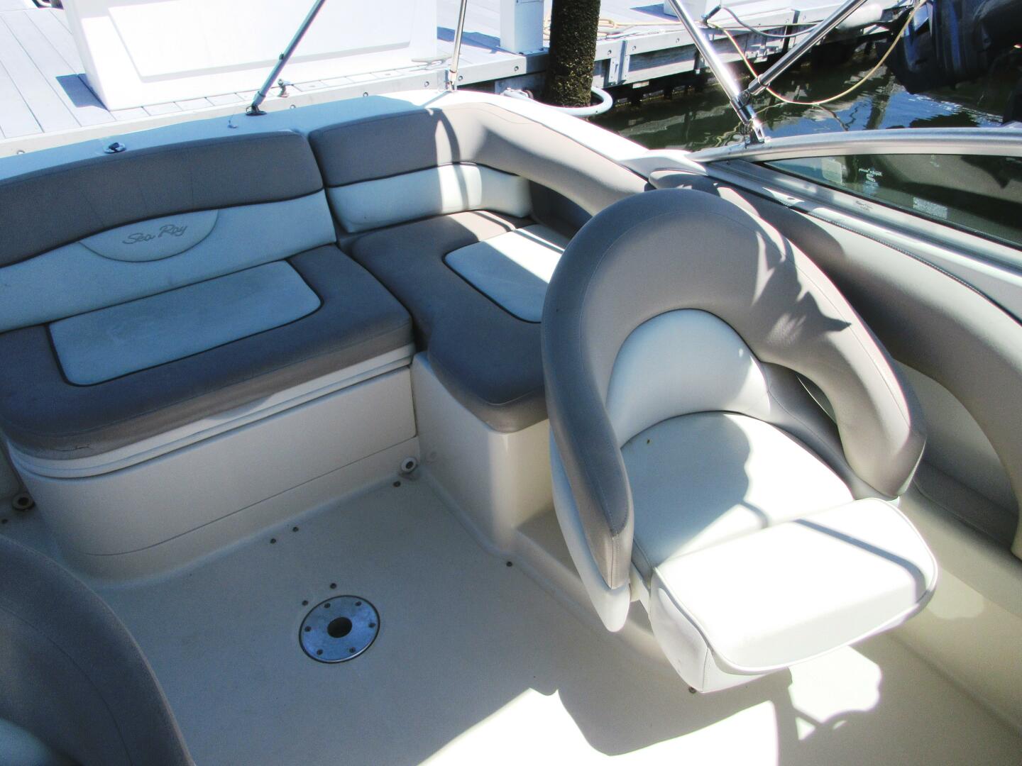 Slide: The Image of Sea Ray 220 Sundeck 2003 - 3730944