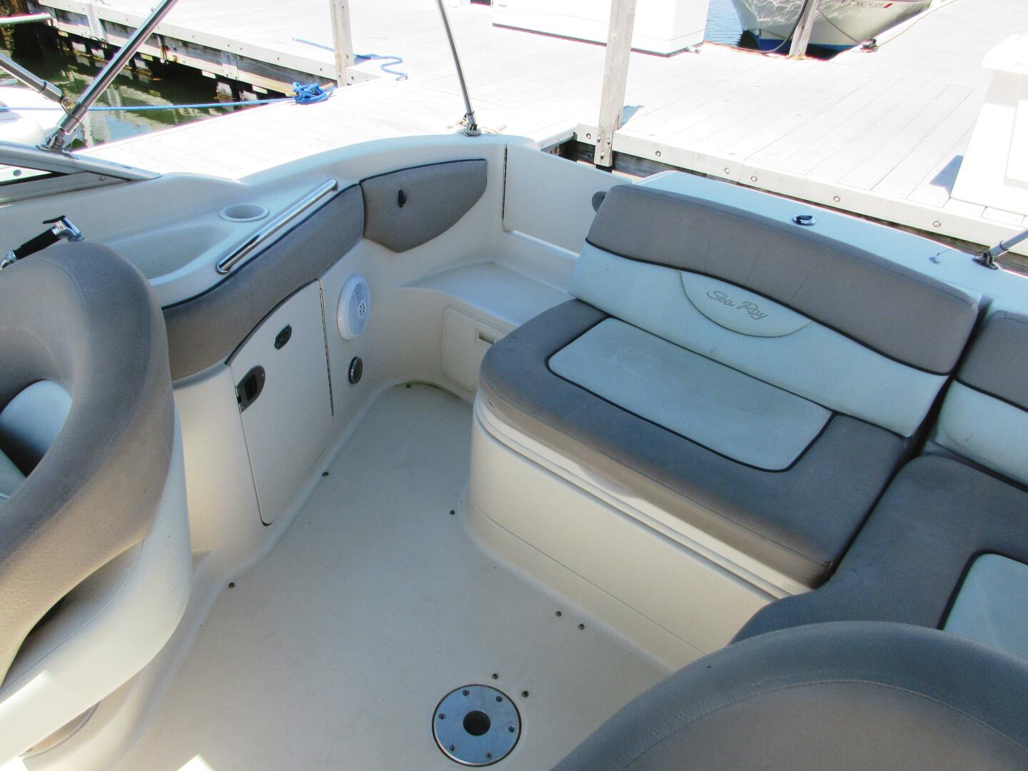 Slide: The Image of Sea Ray 220 Sundeck 2003 - 3730945