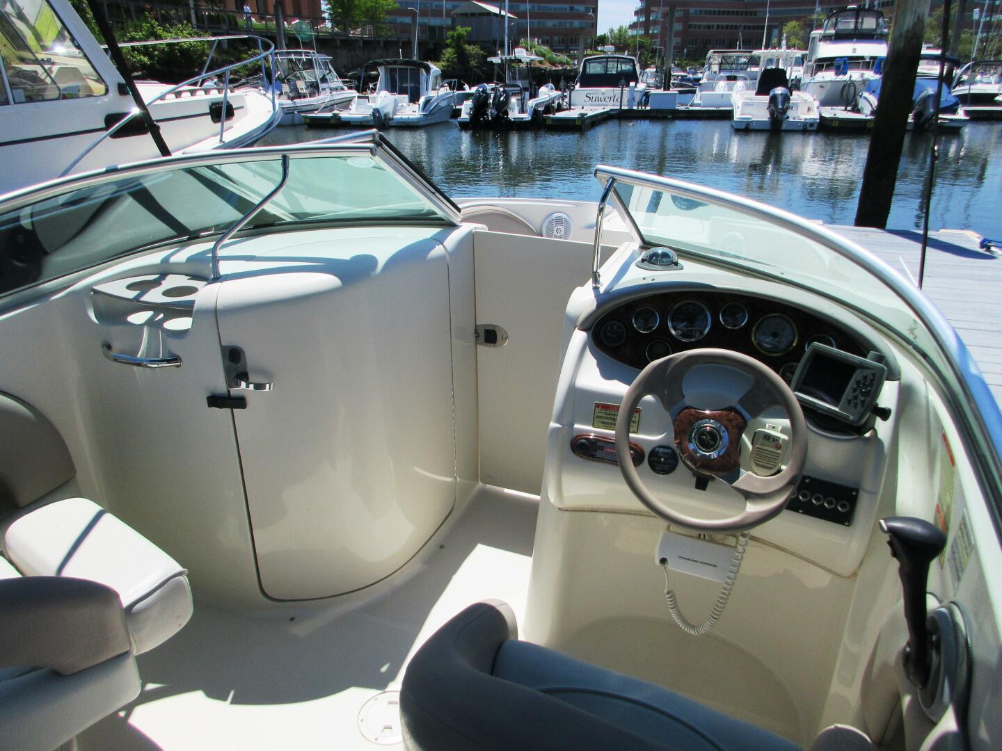 Slide: The Image of Sea Ray 220 Sundeck 2003 - 3730946