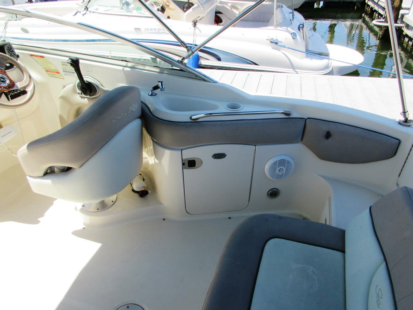 Slide: The Image of Sea Ray 220 Sundeck 2003 - 3730955