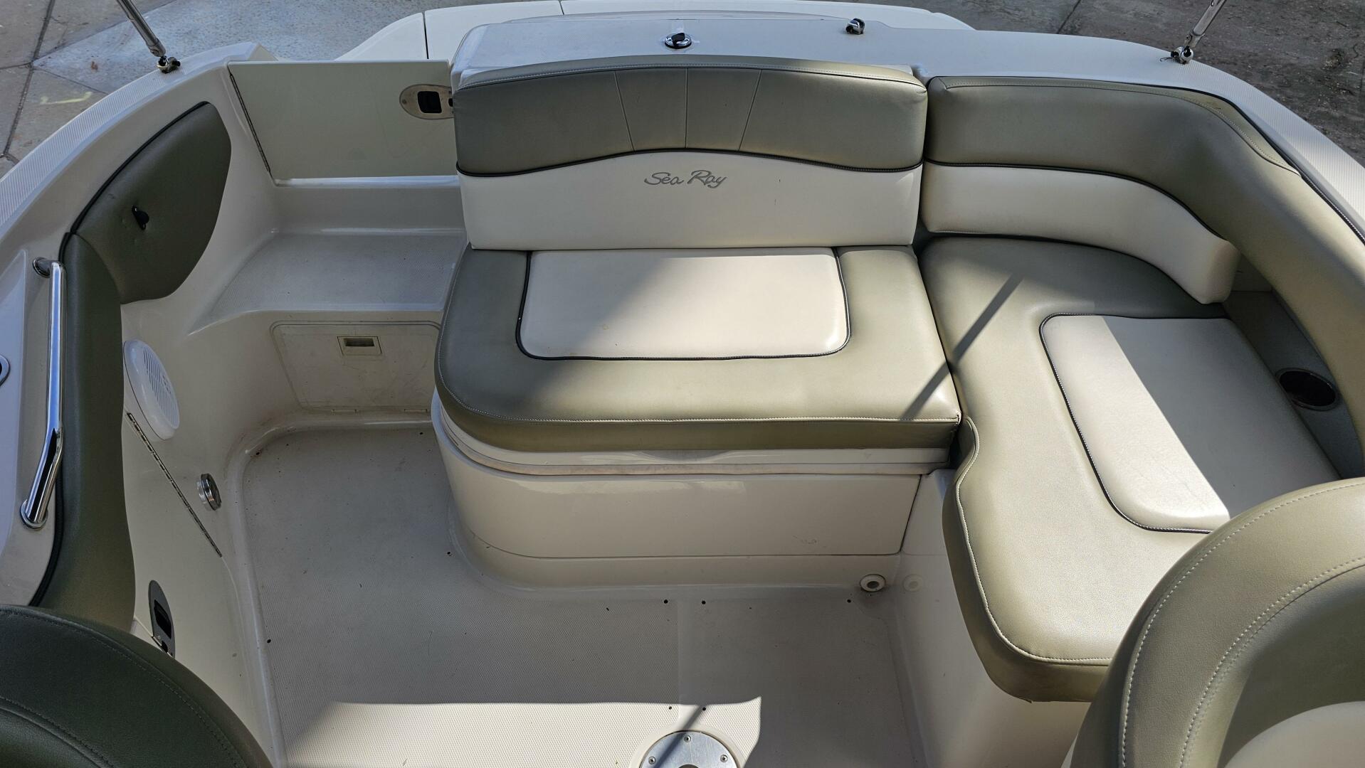 Slide: The Image of Sea Ray 220 Sun Deck 2005 - 5439222