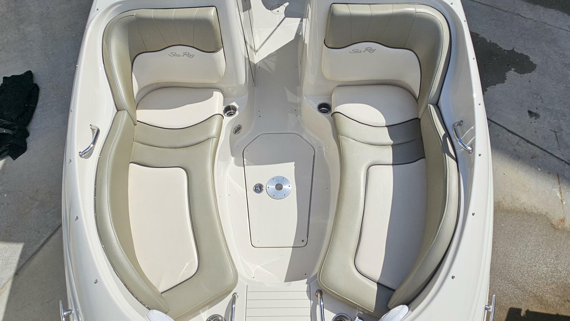 Slide: The Image of Sea Ray 220 Sun Deck 2005 - 5439224