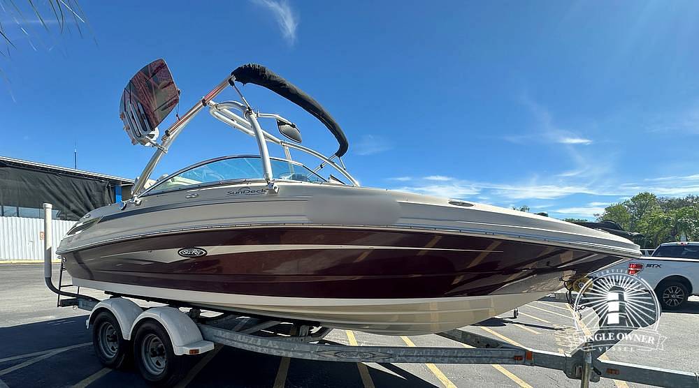 Slide: The Image of Sea Ray 220 Sundeck 2010 - 15217309