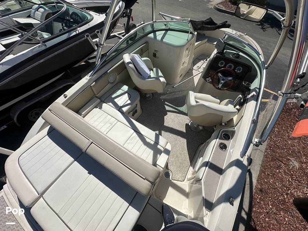 Slide: The Image of Sea Ray 220 Sundeck 2010 - 15217352