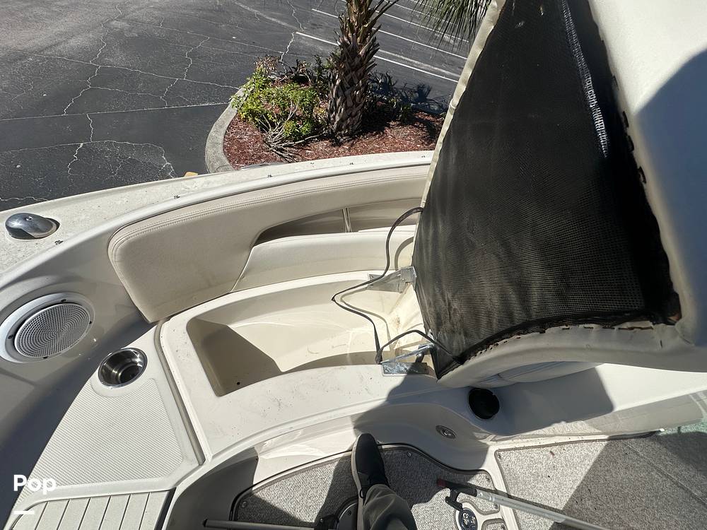 Slide: The Image of Sea Ray 220 Sundeck 2010 - 15217366