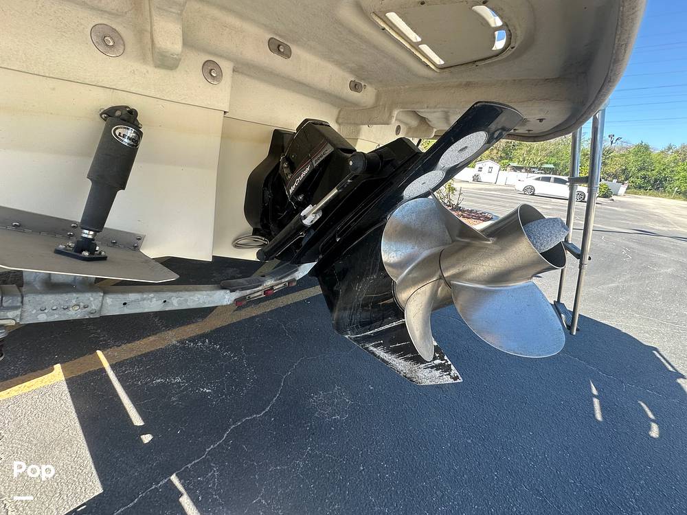 Slide: The Image of Sea Ray 220 Sundeck 2010 - 15217338