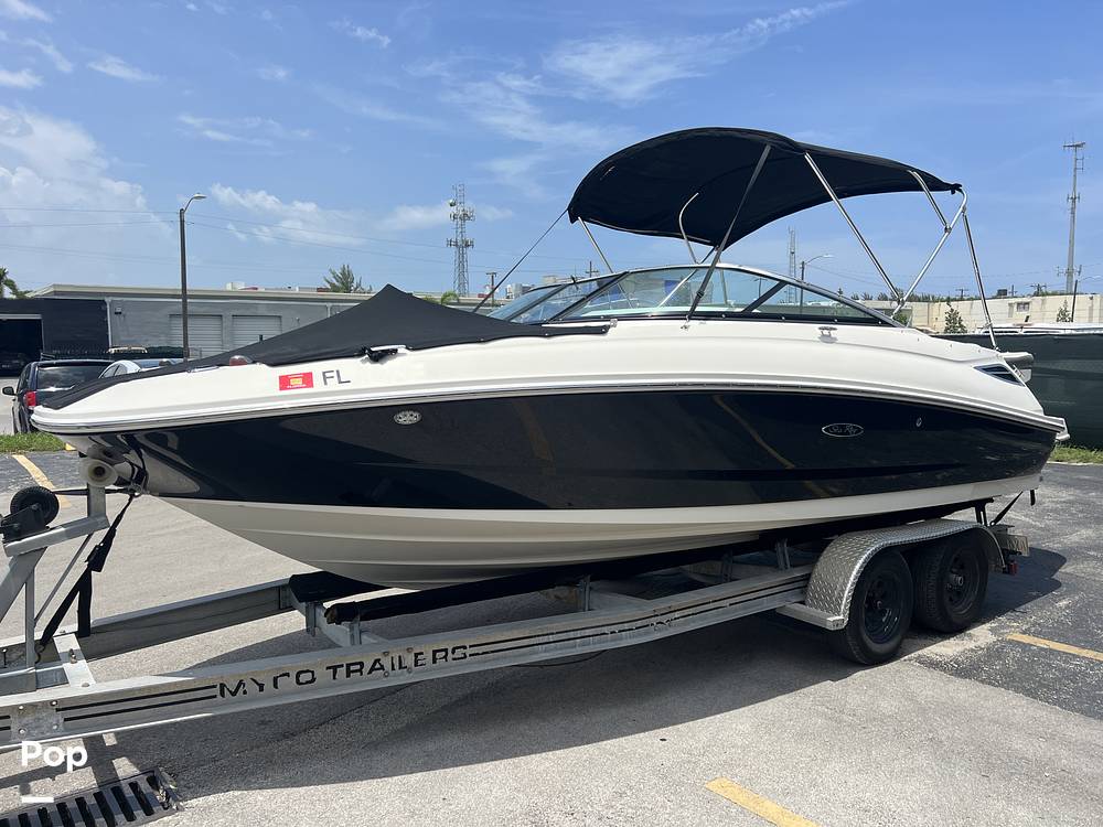 Slide: The Image of Sea Ray 220 Sundeck 2013 - 12777256