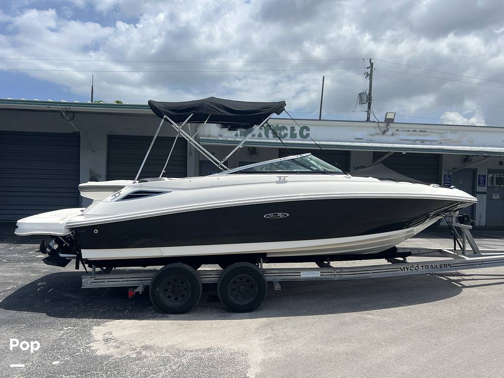 Slide: The Image of Sea Ray 220 Sundeck 2013 - 12777326