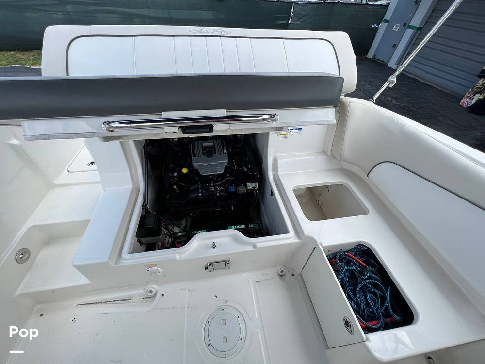 Slide: The Image of Sea Ray 220 Sundeck 2013 - 12777354