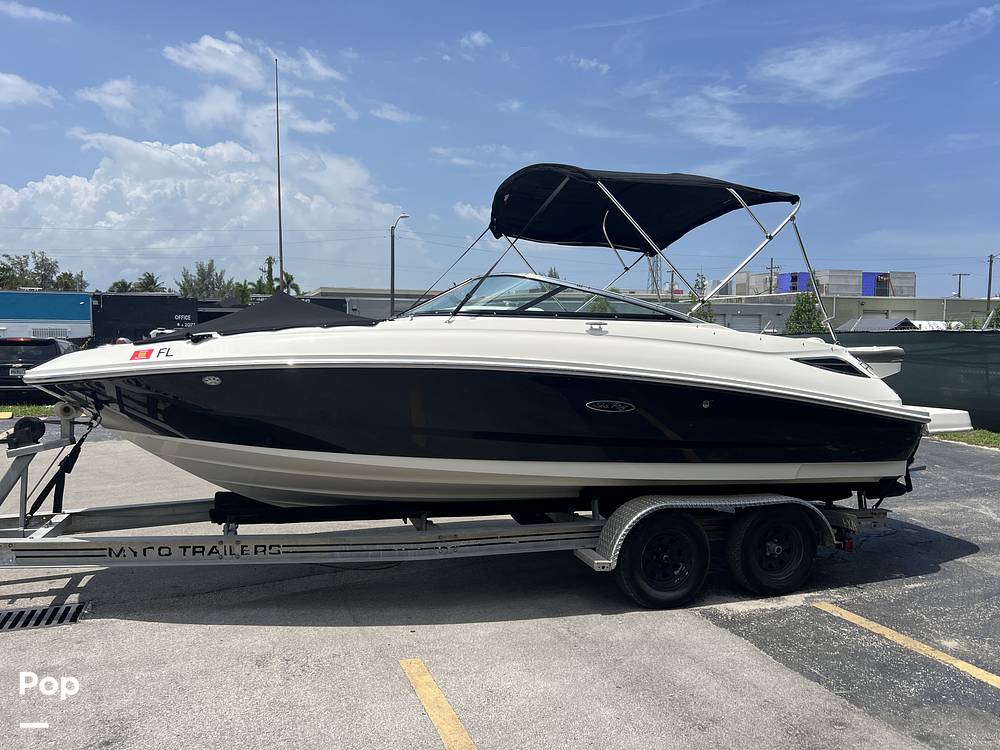 Slide: The Image of Sea Ray 220 Sundeck 2013 - 12777258
