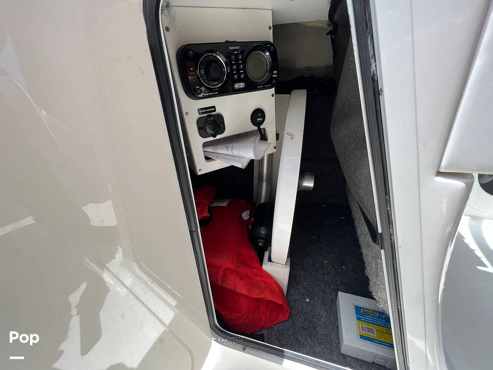 Slide: The Image of Sea Ray 220 Sundeck 2013 - 12777379
