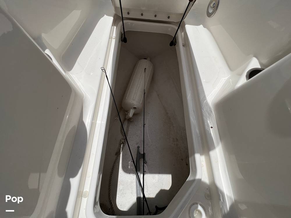 Slide: The Image of Sea Ray 220 Sundeck 2013 - 12777384