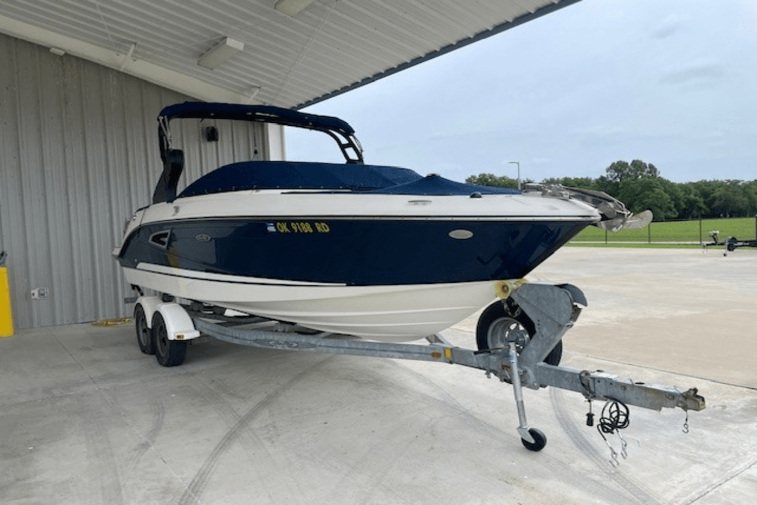 Slide: The Image of Sea Ray 230 SLX 2019 - 0