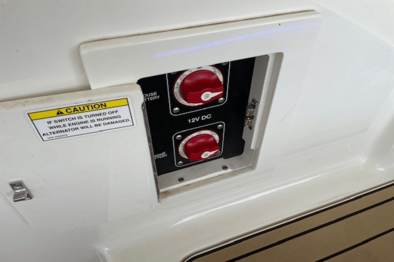 Slide: The Image of Sea Ray 230 SLX 2019 - 12
