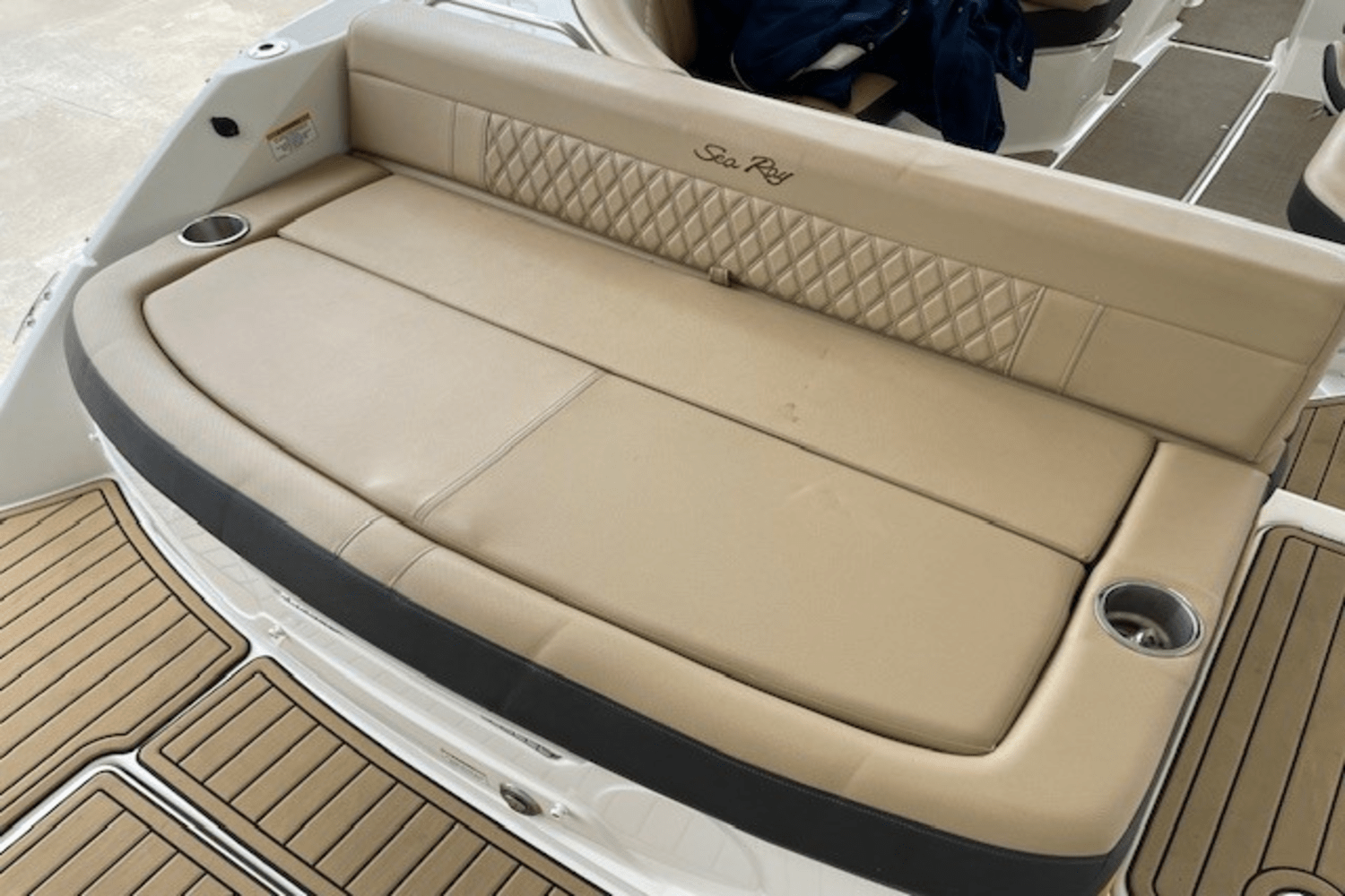 Slide: The Image of Sea Ray 230 SLX 2019 - 13