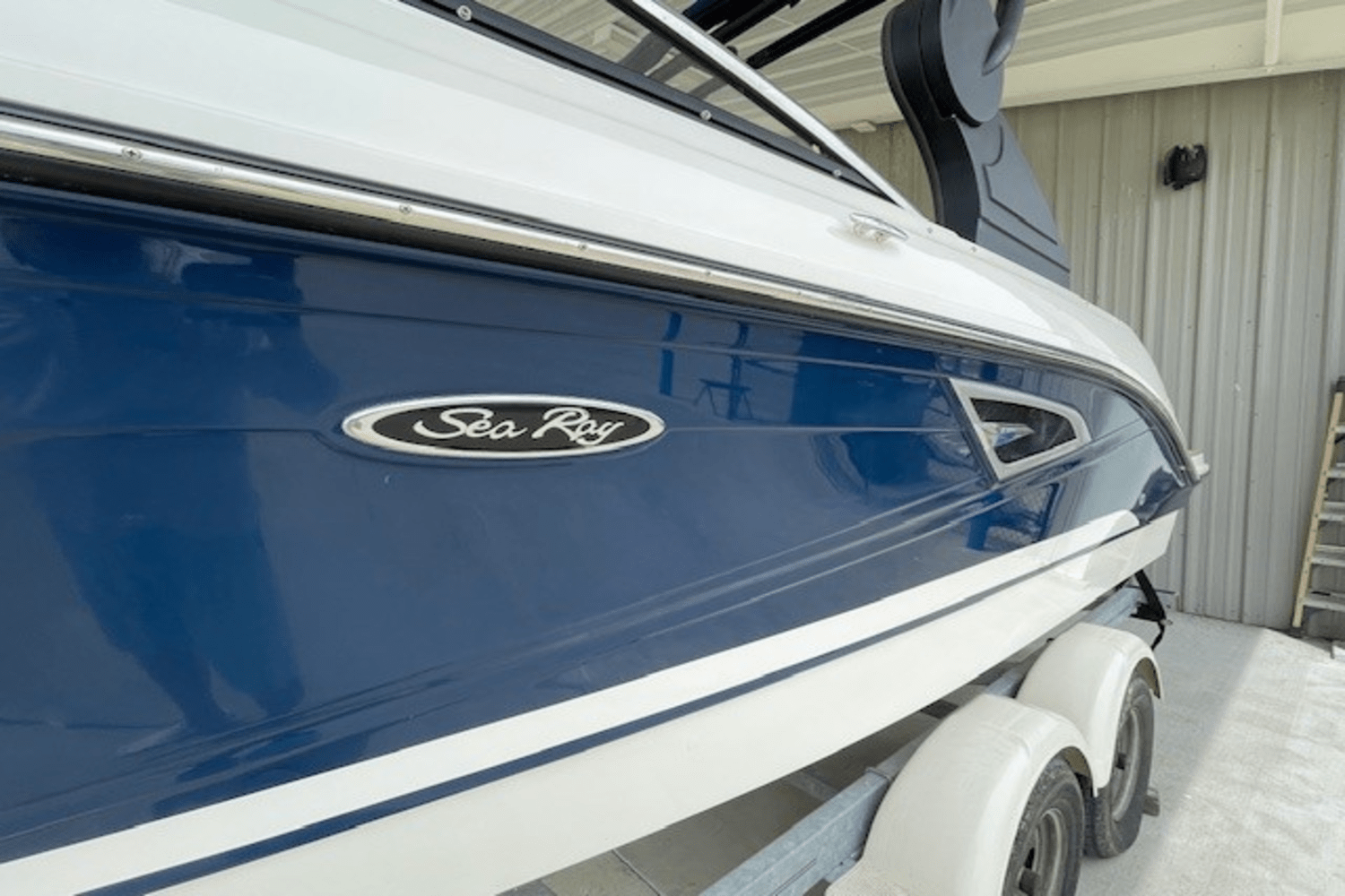 Slide: The Image of Sea Ray 230 SLX 2019 - 18