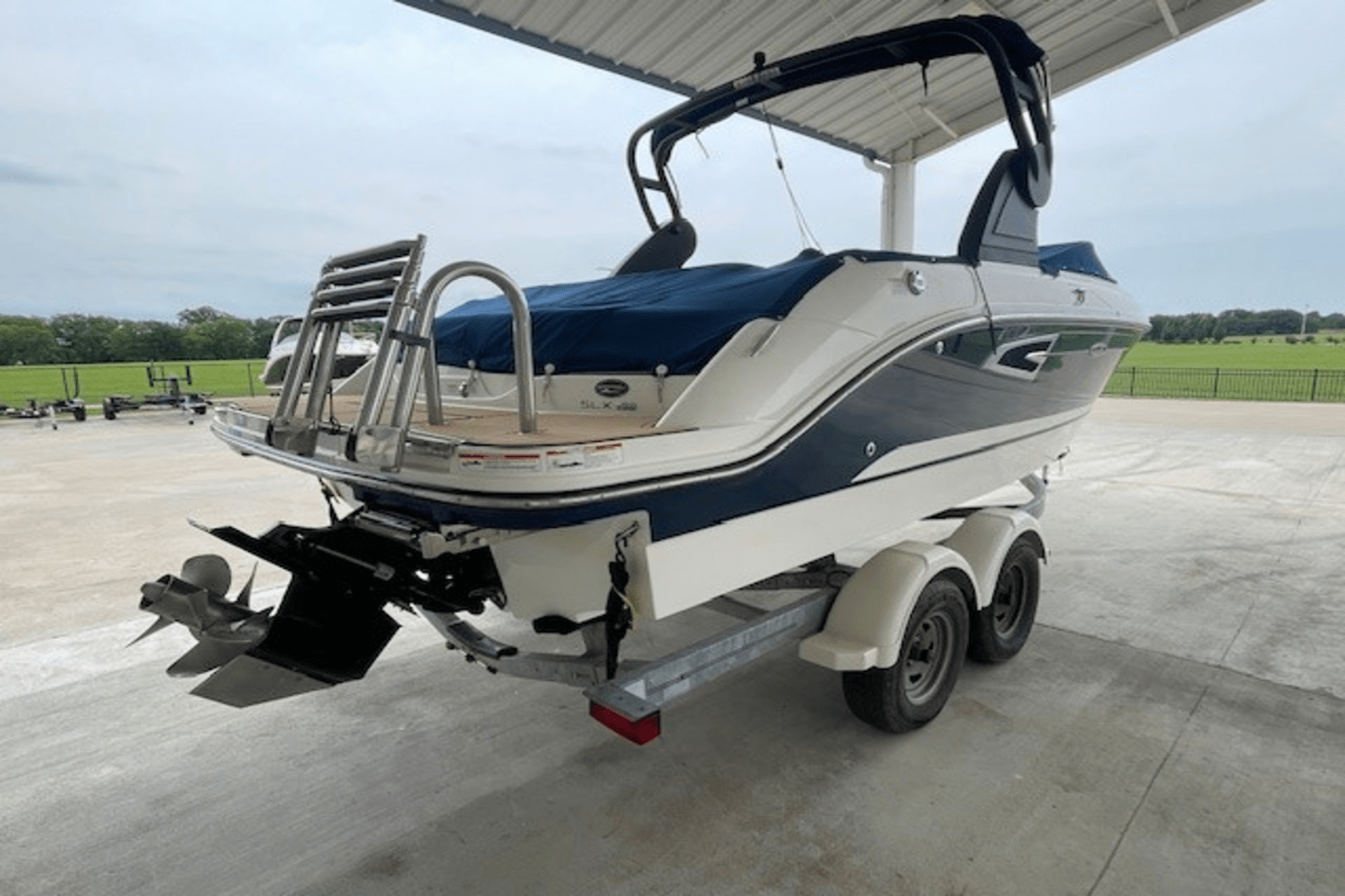 Slide: The Image of Sea Ray 230 SLX 2019 - 2