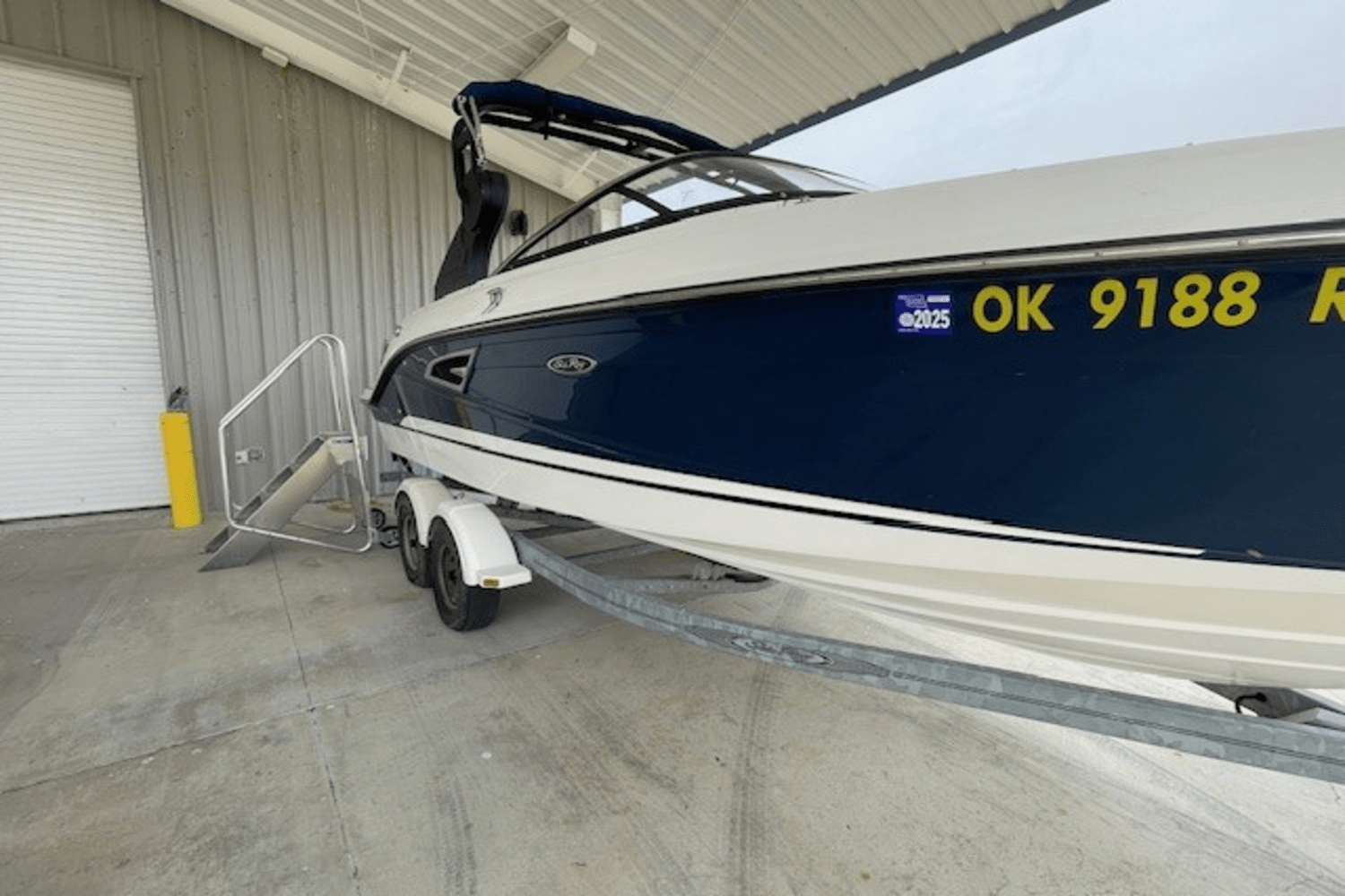 Slide: The Image of Sea Ray 230 SLX 2019 - 20