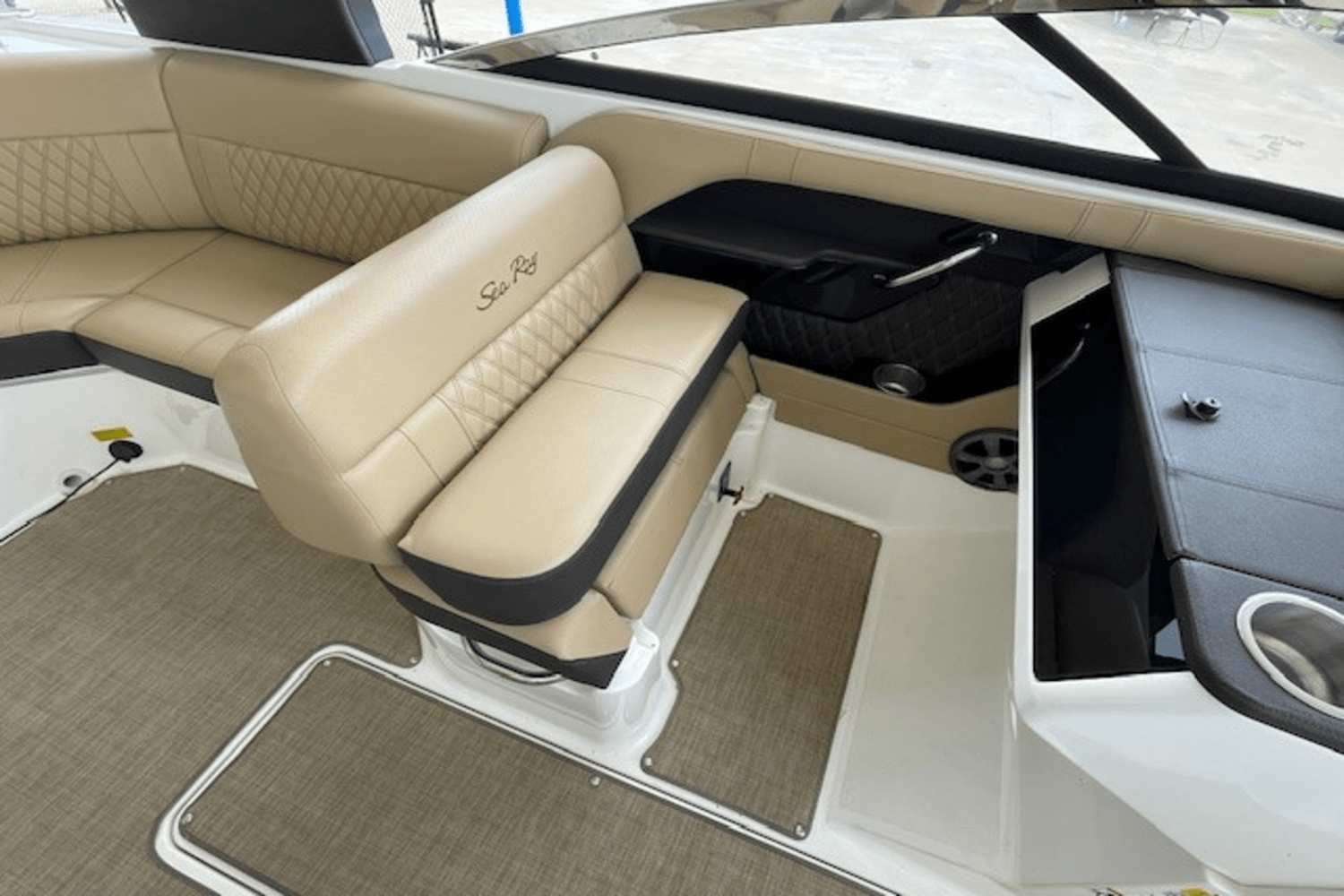 Slide: The Image of Sea Ray 230 SLX 2019 - 23