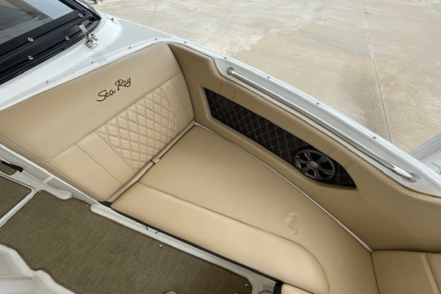 Slide: The Image of Sea Ray 230 SLX 2019 - 25