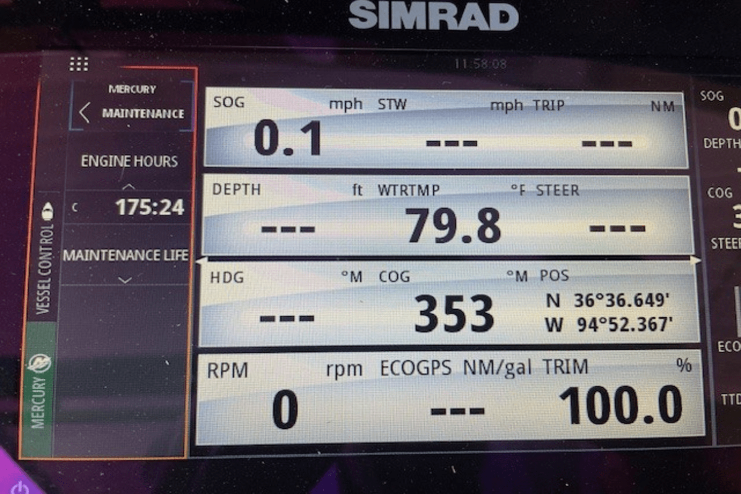 Slide: The Image of Sea Ray 230 SLX 2019 - 3