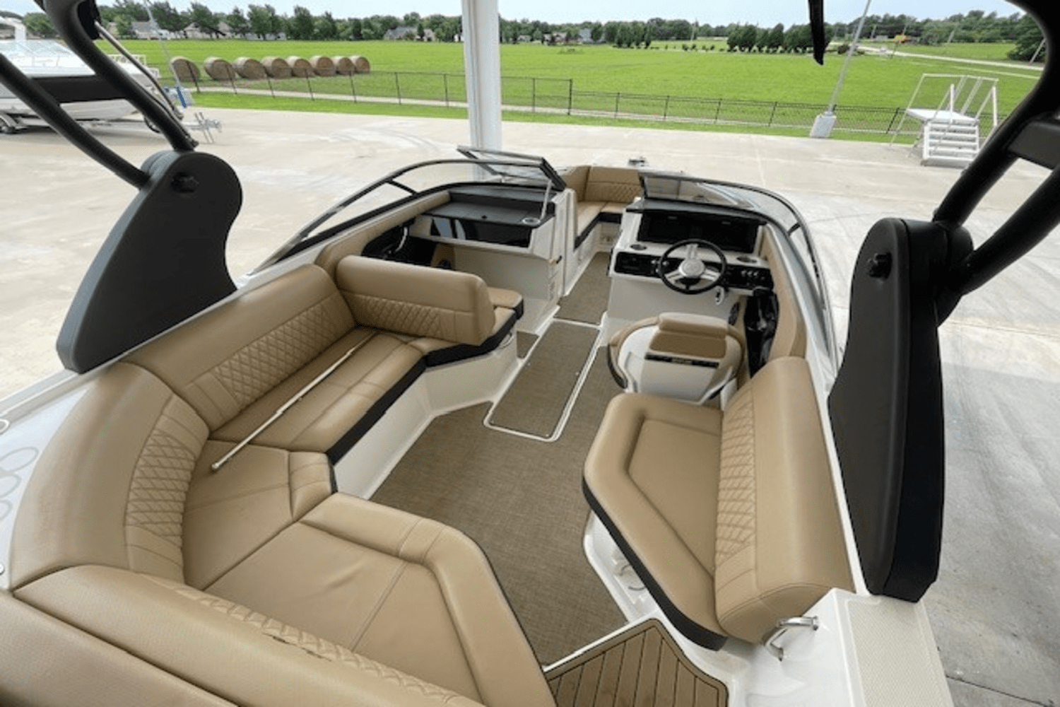 Slide: The Image of Sea Ray 230 SLX 2019 - 5