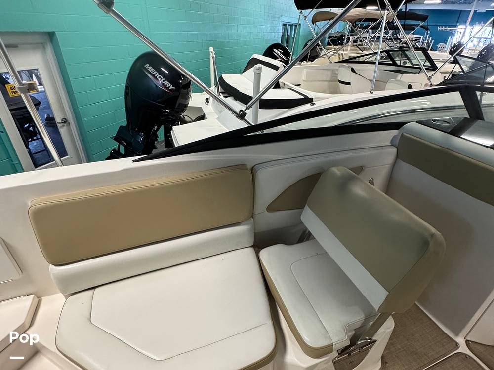 Slide: The Image of Sea Ray 230 SPX 2018 - 14860923