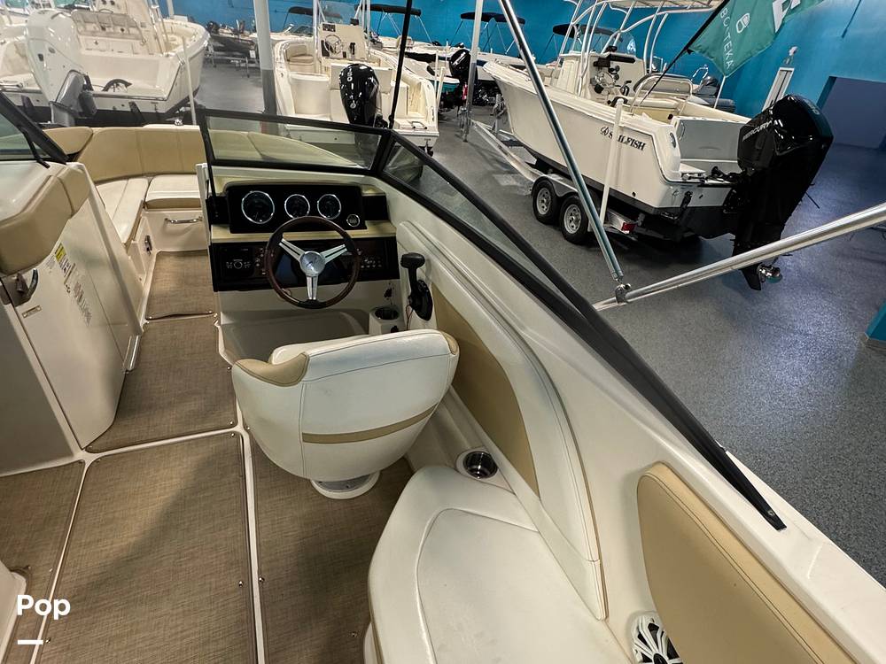 Slide: The Image of Sea Ray 230 SPX 2018 - 14860823