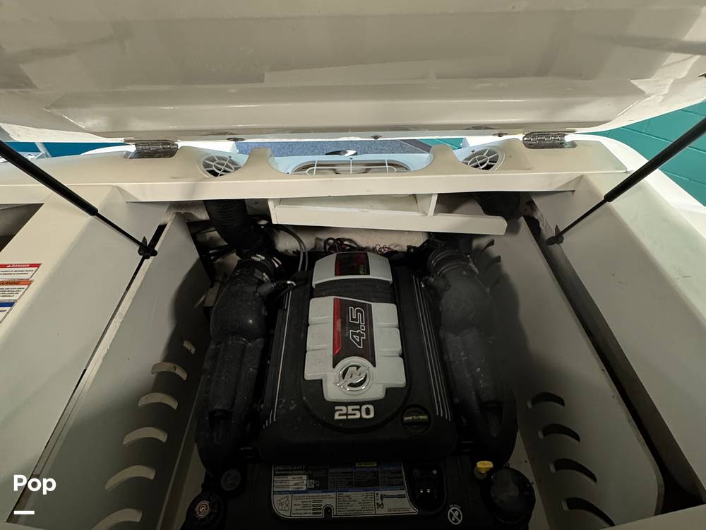 Slide: The Image of Sea Ray 230 SPX 2018 - 14860723