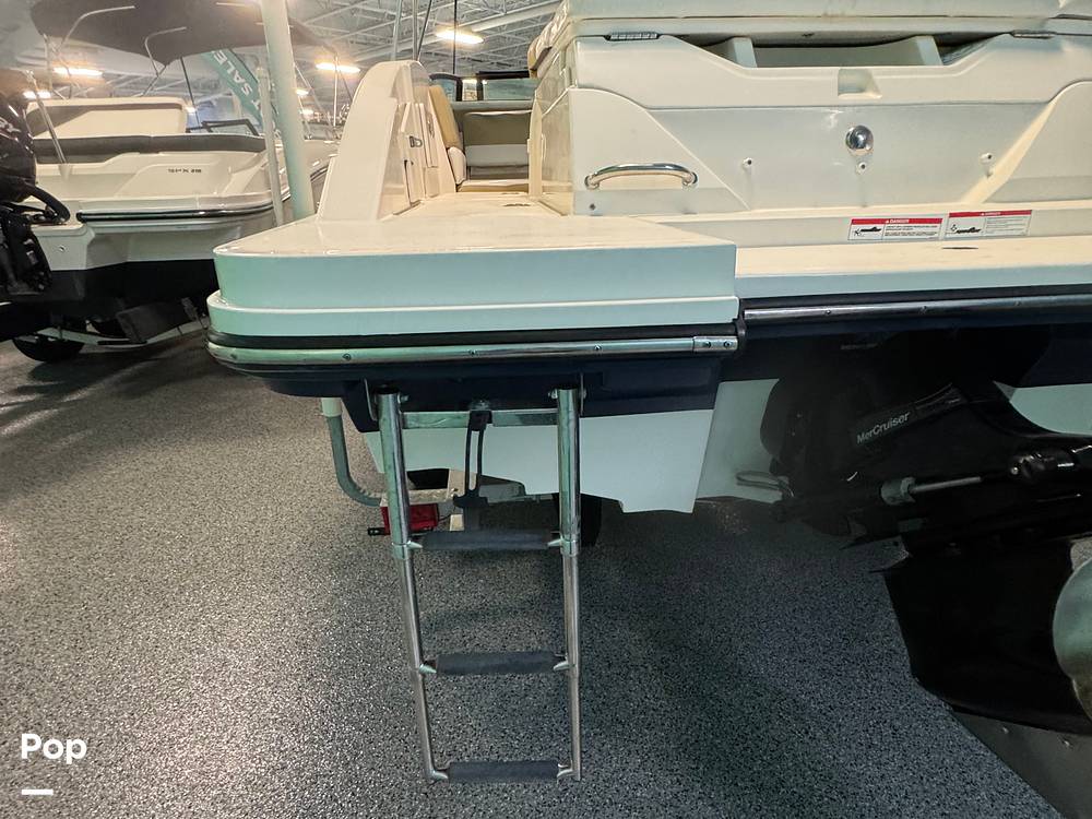 Slide: The Image of Sea Ray 230 SPX 2018 - 14860627