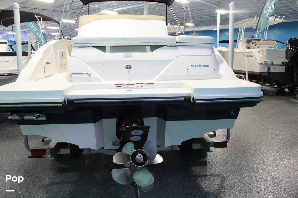 Slide: The Image of Sea Ray 230 SPX 2018 - 14860943