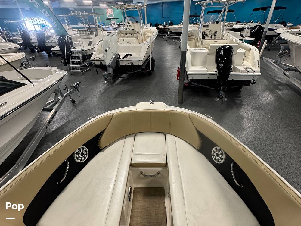 Slide: The Image of Sea Ray 230 SPX 2018 - 14860432