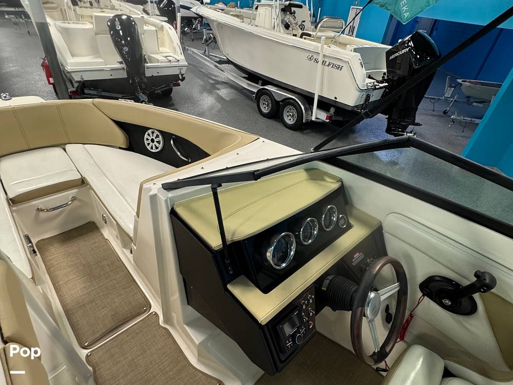 Slide: The Image of Sea Ray 230 SPX 2018 - 14860506