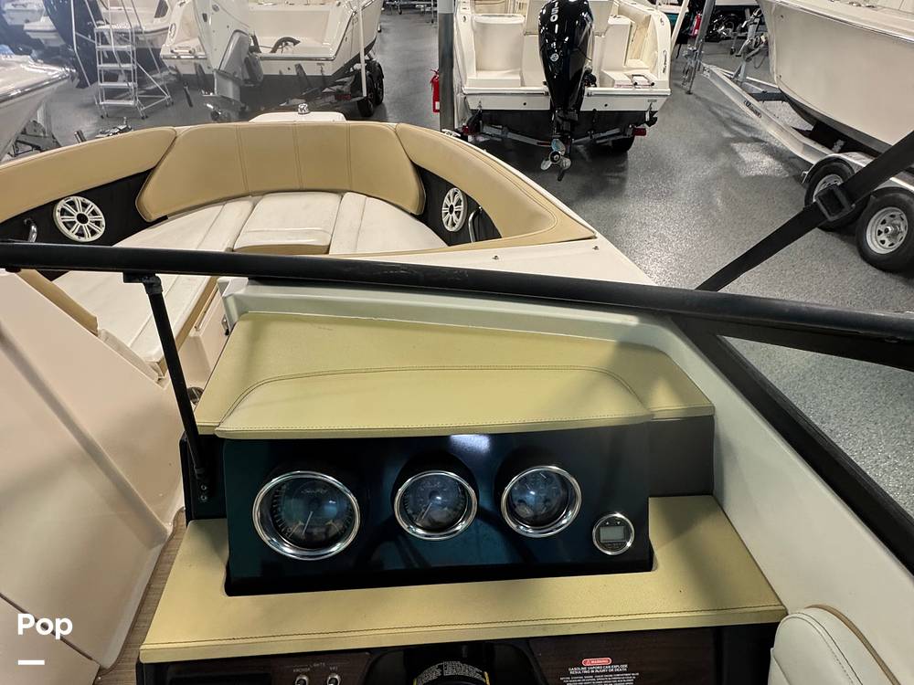 Slide: The Image of Sea Ray 230 SPX 2018 - 14860494