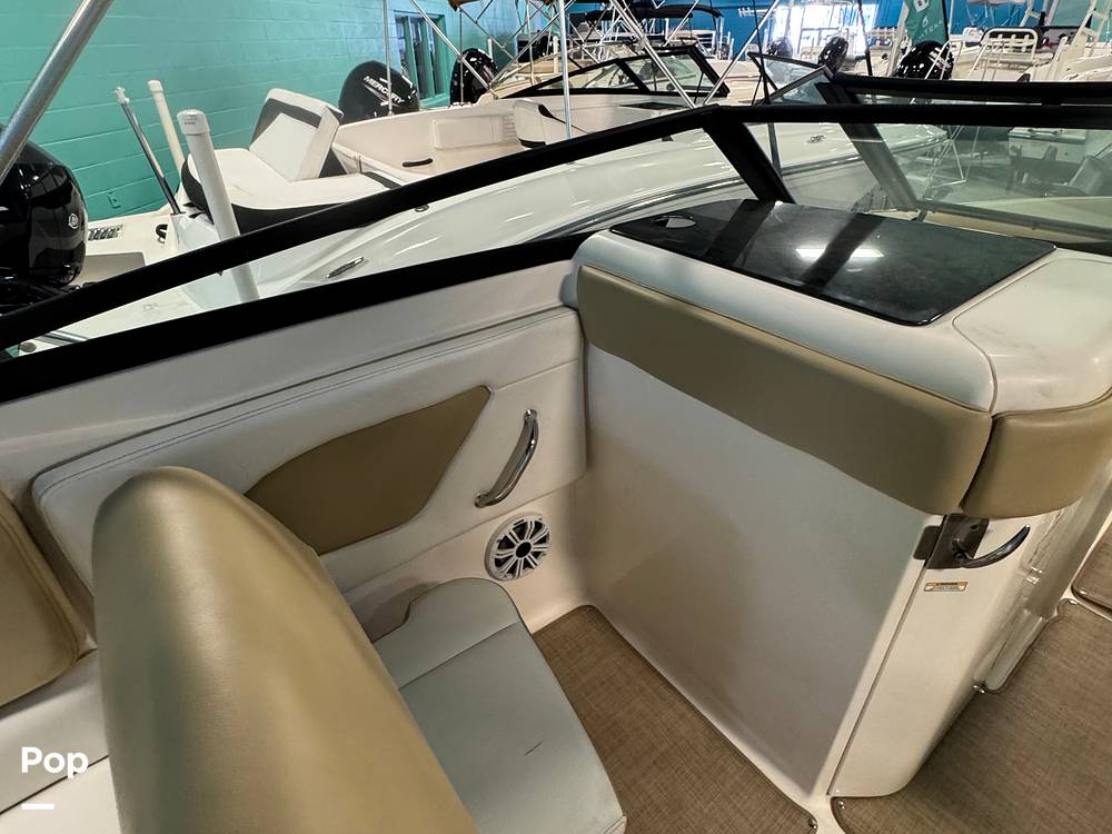 Slide: The Image of Sea Ray 230 SPX 2018 - 14860532