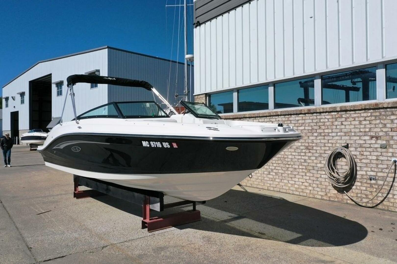 Slide: The Image of Sea Ray 230 SPX 2022 - 5334912