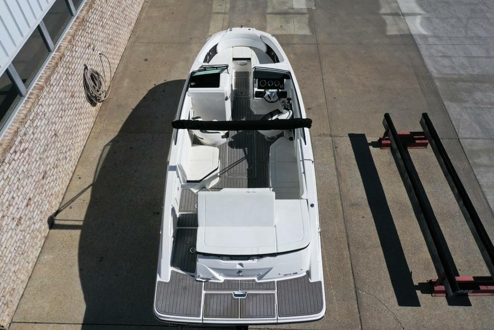 Slide: The Image of Sea Ray 230 SPX 2022 - 5334916