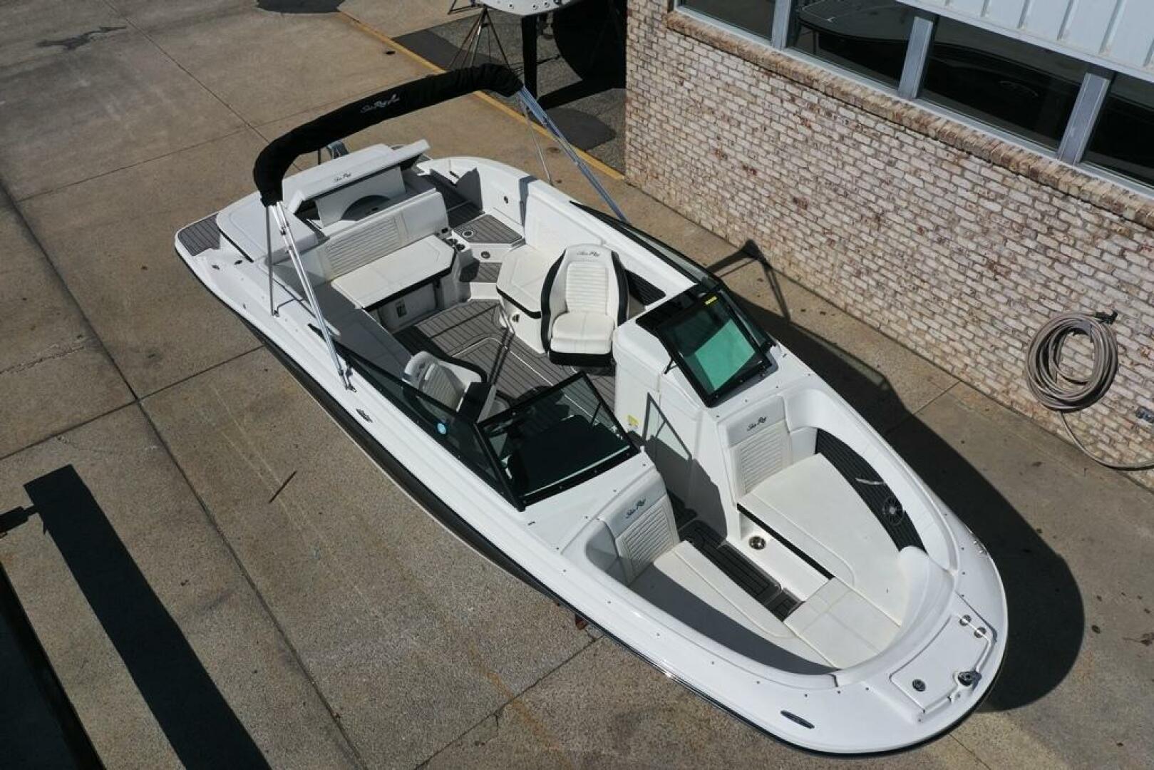 Slide: The Image of Sea Ray 230 SPX 2022 - 5334918