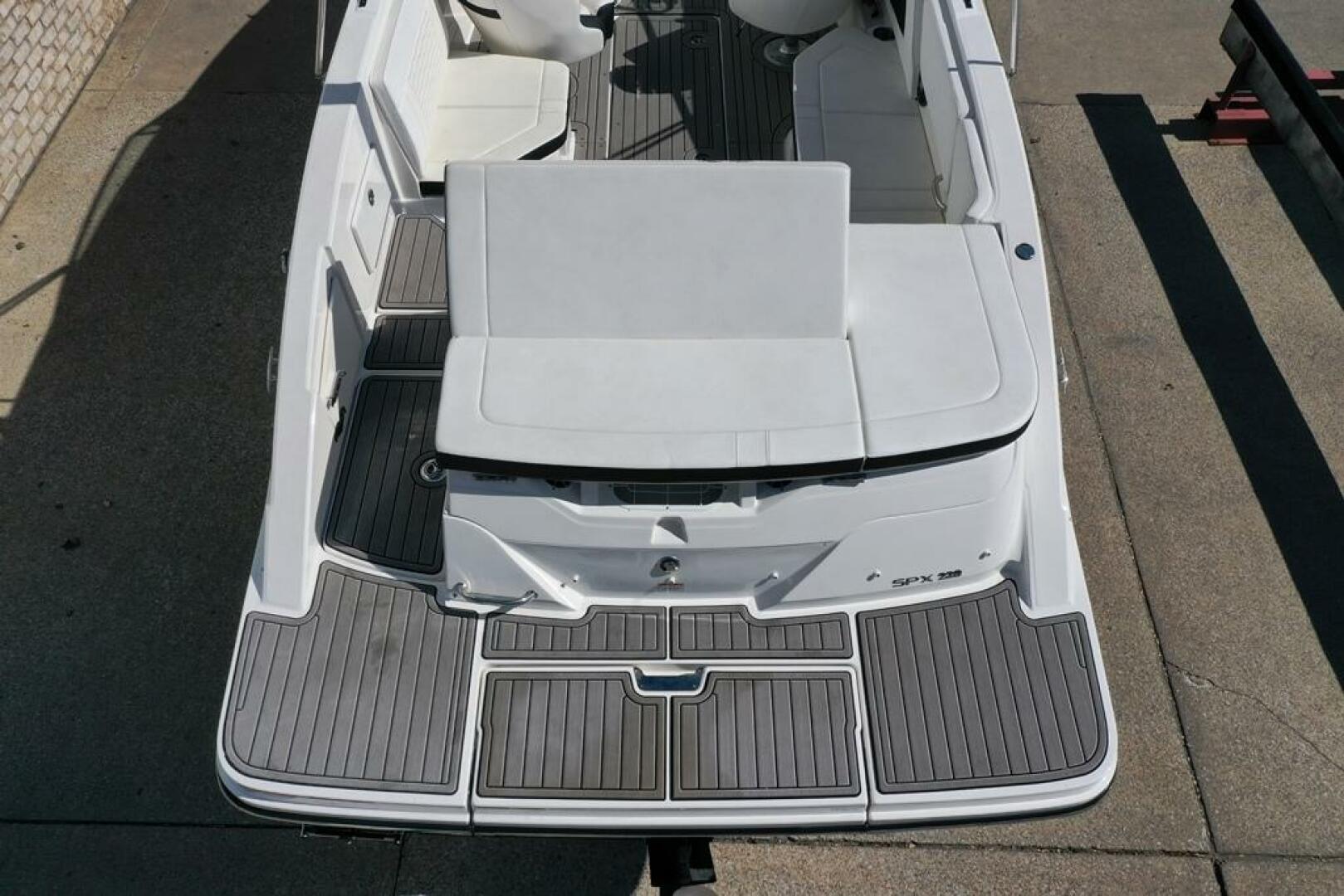 Slide: The Image of Sea Ray 230 SPX 2022 - 5334919